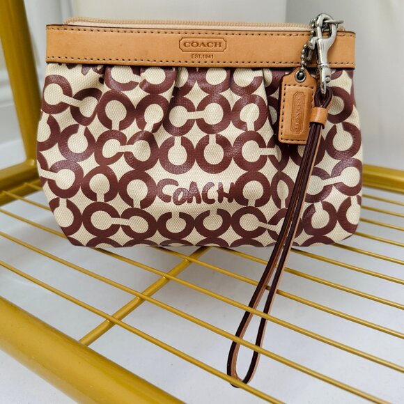 Cute COACH Vintage Beige and Brown Wristlet! - Picture 1 of 14